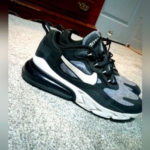 Nike Air max 270 React black on grey